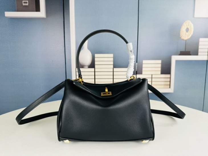 Picture of Balenciaga Handbags _SKUfw177416055fw